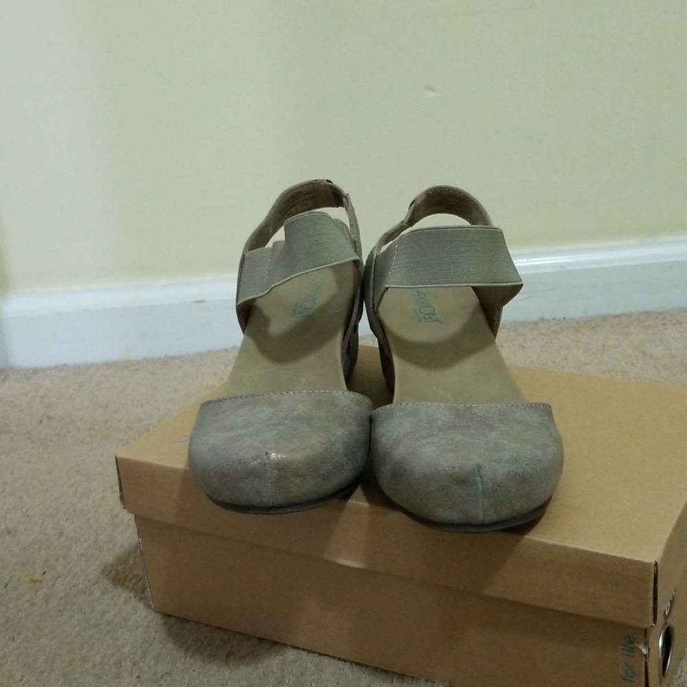 Ladies shoes